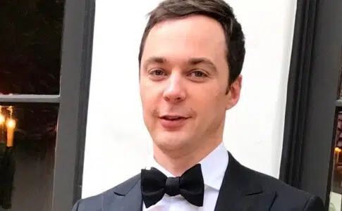 Todd Spiewak & Jim Parsons, de « The Big Bang Theory » révèlent qu’ils ont eu le Covid-19